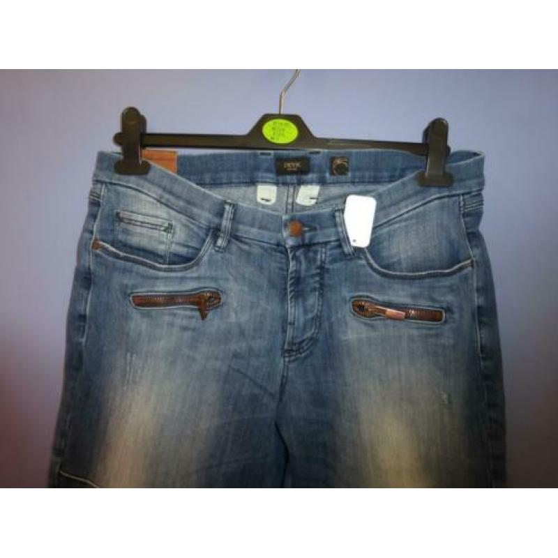 Deyk jeans model Harper. Lichtblauw knie naden 33 L 30273
