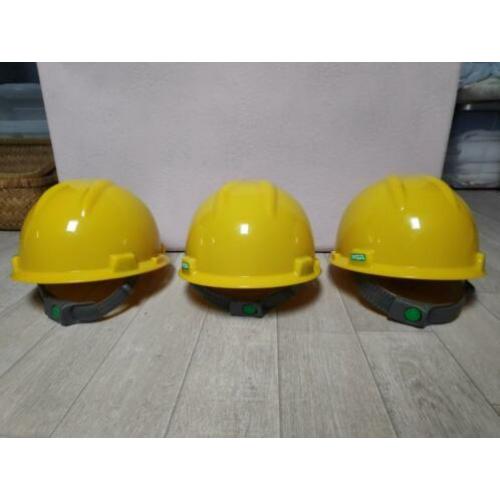 Veiligheidshelmen MSA 3 stuks (€5 per stuk)