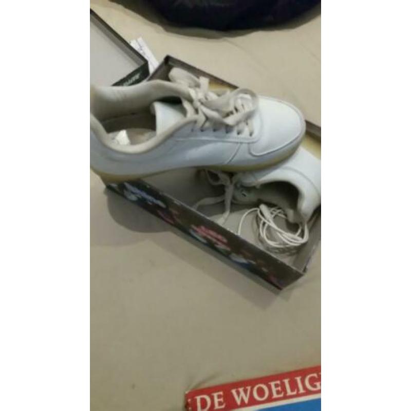 Schoenen met lichtjes Raffie's.