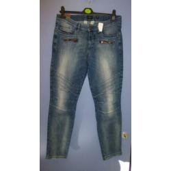 Deyk jeans model Harper. Lichtblauw knie naden 33 L 30273