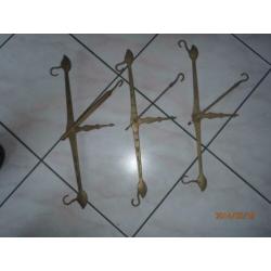 3 Oude Kopere Hangers