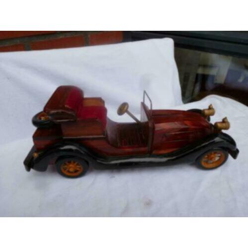 (A108-19) Houten auto met open dak