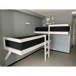 Hoek stapelbed / hoogslaper incl top matrassen en bedbodems
