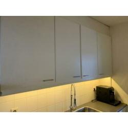 Keuken parallel wit 2 x 3,20m, 28 maart beschikbaar