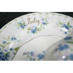 Royal Albert July bordje en kop en schotel Forget me not