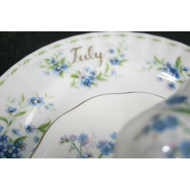 Royal Albert July bordje en kop en schotel Forget me not