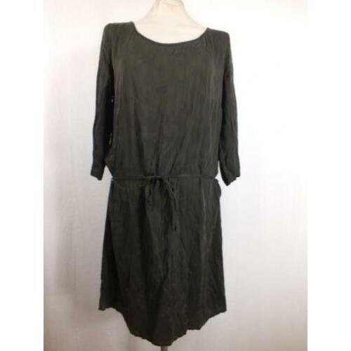 Mooie bruine jurk.96% zijde + elastaan.Mt XL.Sissy-Bopy 57