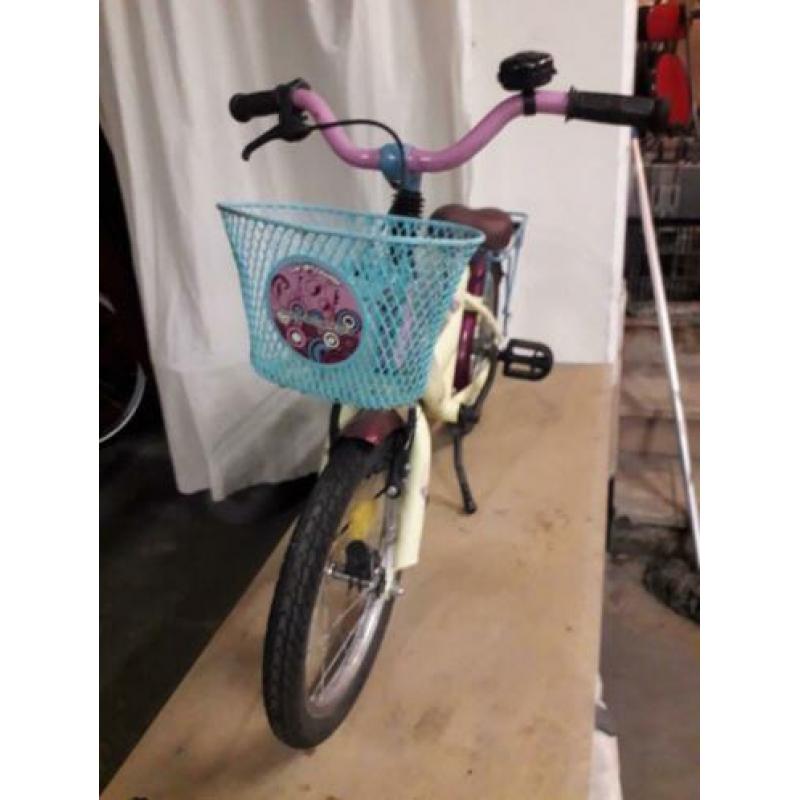 Te koop 1of 2 meisjesfietsen zelfde type 16inch framem 32