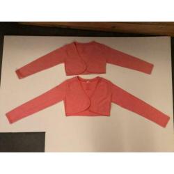 Roze bolero vestjes in 110 / 116 en in 122 / 128 ALS NIEUW
