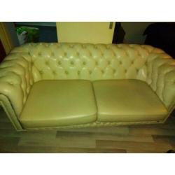 Chesterfield Chapel 2-zits bank en fauteuil crème kleurig