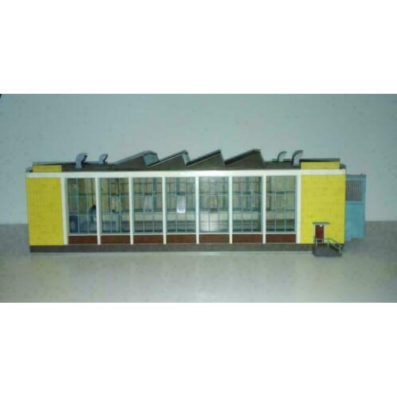 Vollmer HO 5760 - Dubbele locloods + ingebouwde bovenleiding
