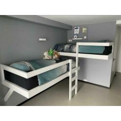 Hoek stapelbed / hoogslaper incl top matrassen en bedbodems