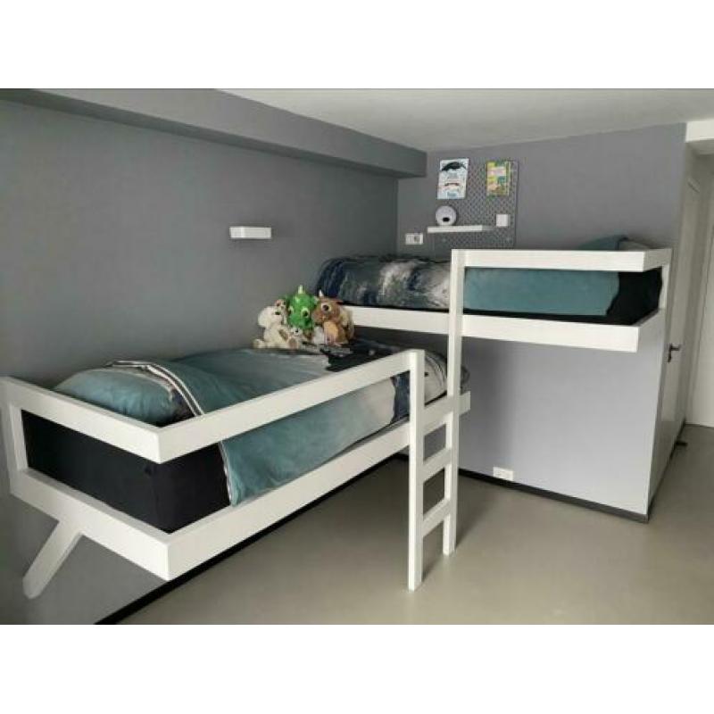Hoek stapelbed / hoogslaper incl top matrassen en bedbodems