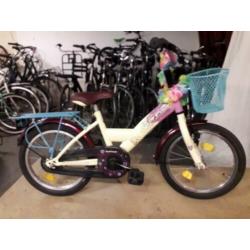 Te koop 1of 2 meisjesfietsen zelfde type 16inch framem 32