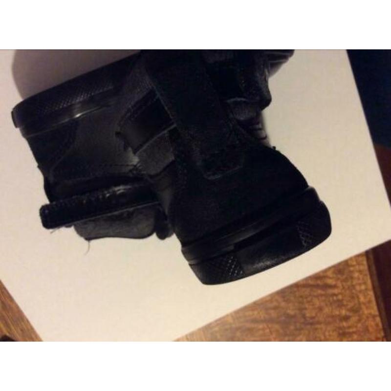 Converse jongengschoen maat 23