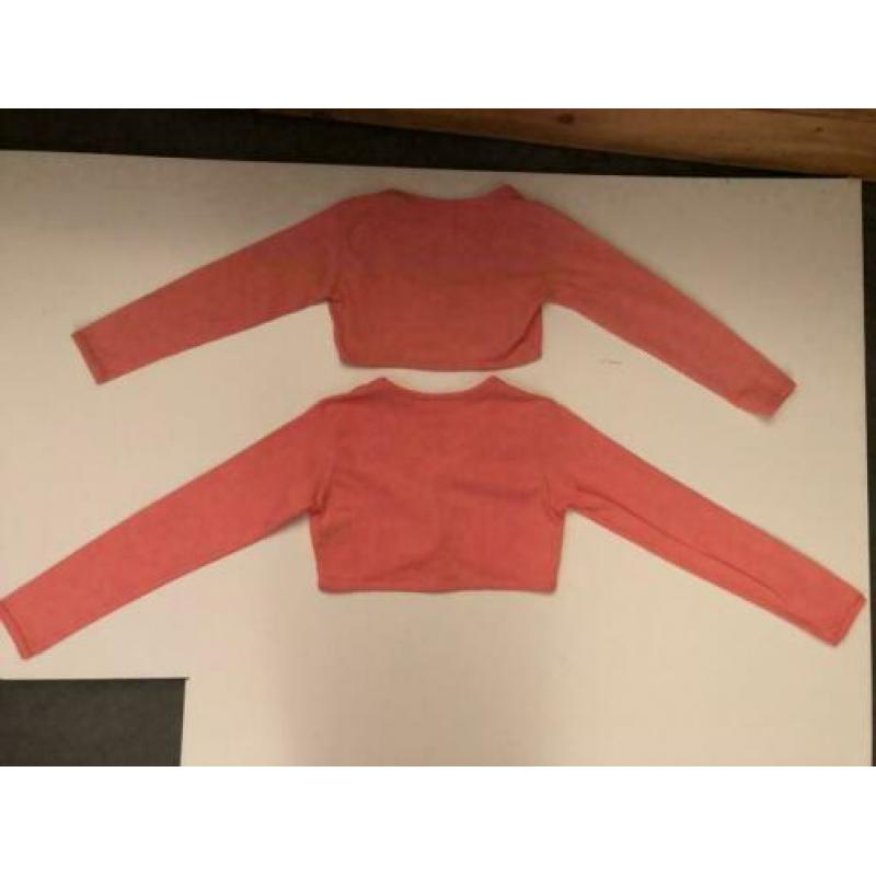 Roze bolero vestjes in 110 / 116 en in 122 / 128 ALS NIEUW