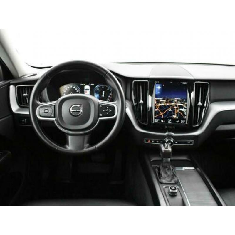 Volvo XC60 2.0 D4 AWD 190 PK AUT8 MOMENTUM + LEDER / PANORAM