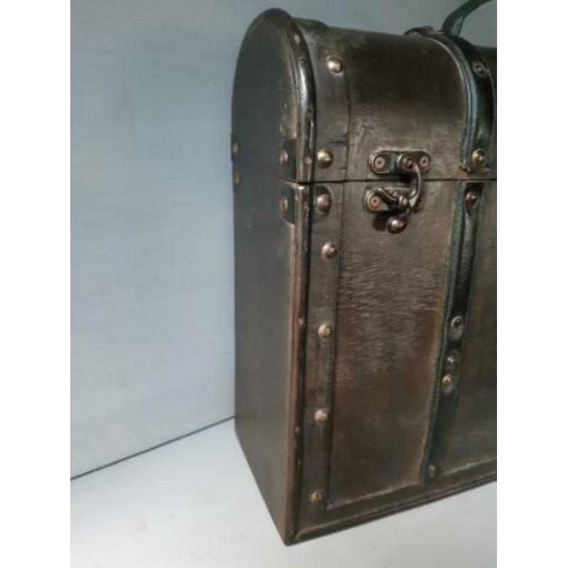 Houten Wijnkoffer Hoog: 35 cm Breed: 40 cm Diep: 14 cm