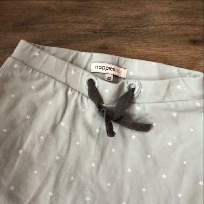 Noppies romper en broekje maat 56/62