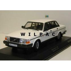 Volvo 240 gl 1:18. Noorse. Politie. Politie. Minichamps