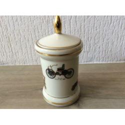 Apothekerspot met afbeeldingen van oude auto's