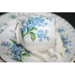 Royal Albert July bordje en kop en schotel Forget me not