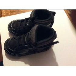 Converse jongengschoen maat 23
