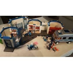4263 politieburo met uitbouw en 3 sets