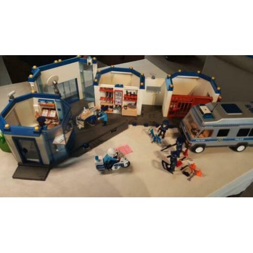 4263 politieburo met uitbouw en 3 sets