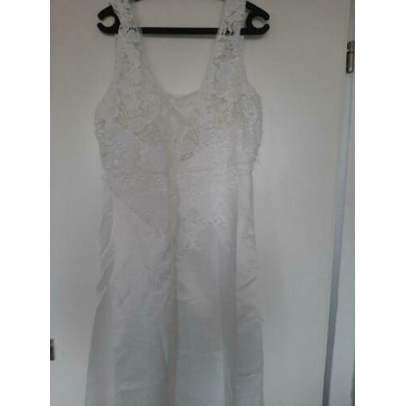 Mooie witte trouwjurk