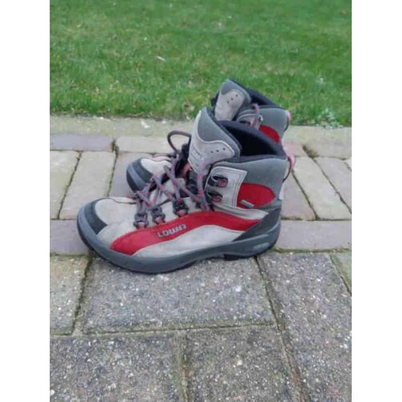 Lowa bergschoenen maat 38