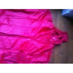 Regenponcho rood. ALS NIEUW! One Size. Merk = X-TRAVEL