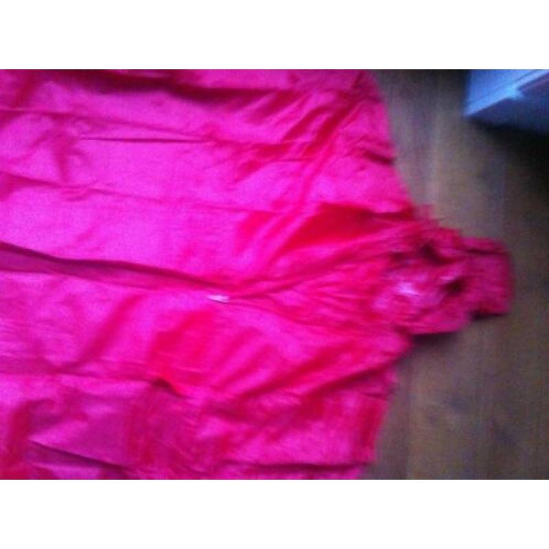 Regenponcho rood. ALS NIEUW! One Size. Merk = X-TRAVEL