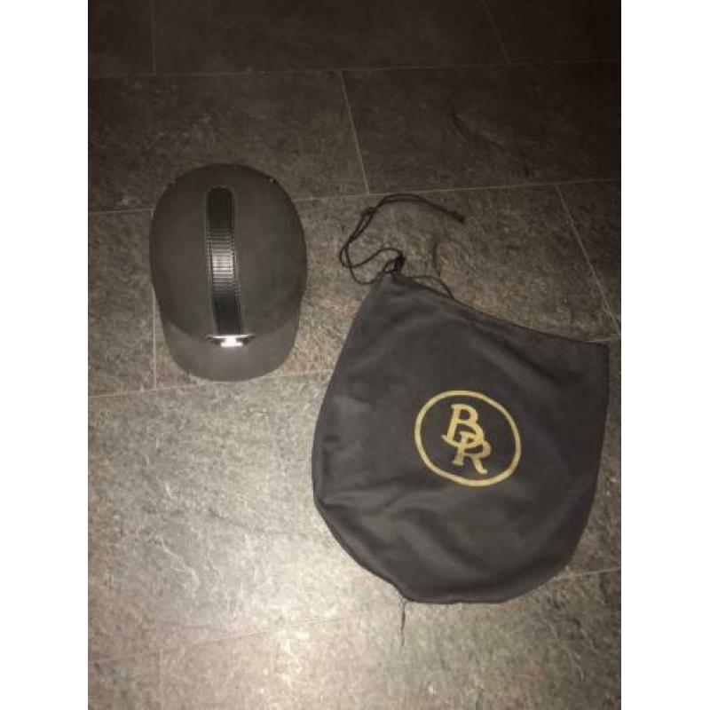 Paardrijkleding en cap maat 55