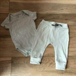 Noppies romper en broekje maat 56/62