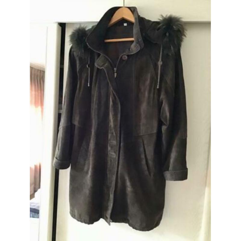 Te koop suède leren jas maat 40. Zgan