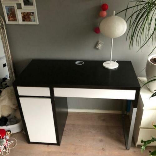 Bureau Micke (Ikea) Zwart met wit)