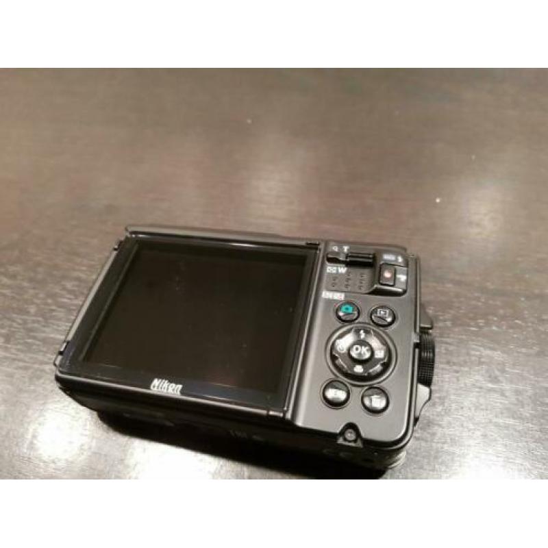 Nikon coolpix W300 incl sd-card en tasje, 2x gebruikt