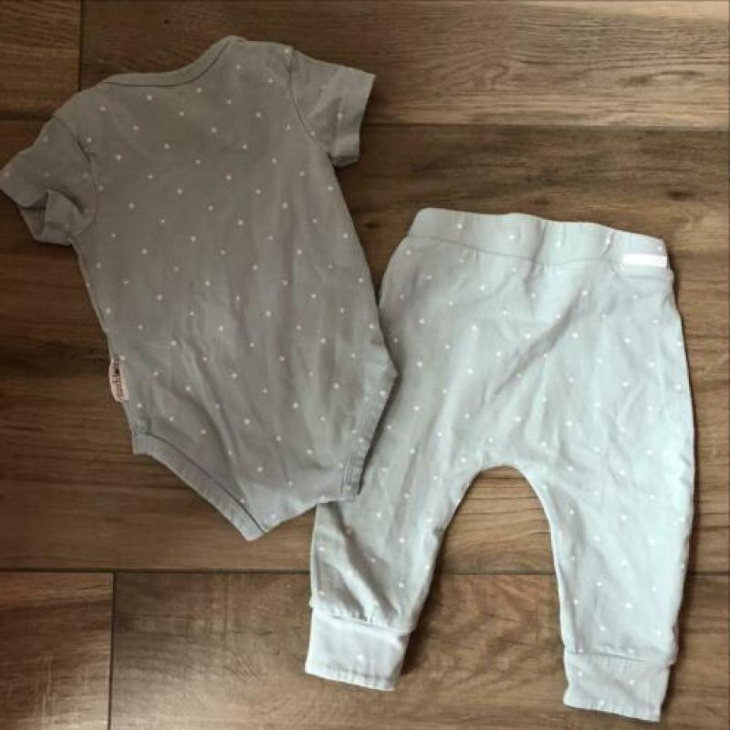 Noppies romper en broekje maat 56/62