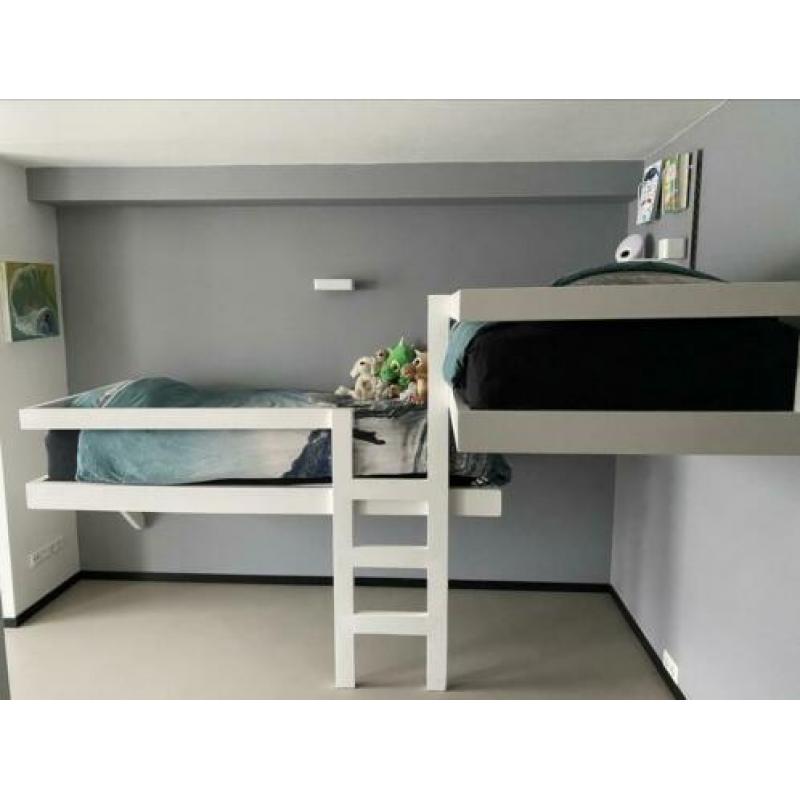 Hoek stapelbed / hoogslaper incl top matrassen en bedbodems