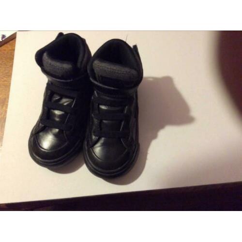 Converse jongengschoen maat 23