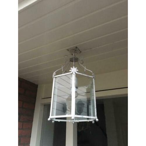 landelijke witte lamp, brokant, ijzer met bloemetjes