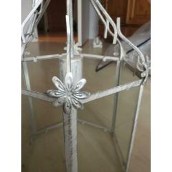 landelijke witte lamp, brokant, ijzer met bloemetjes