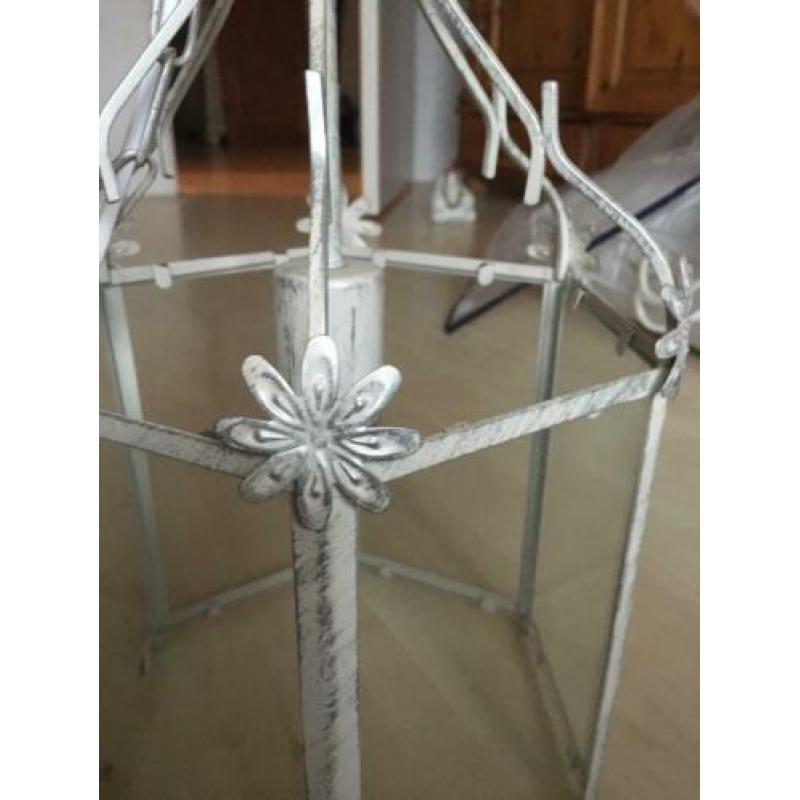 landelijke witte lamp, brokant, ijzer met bloemetjes
