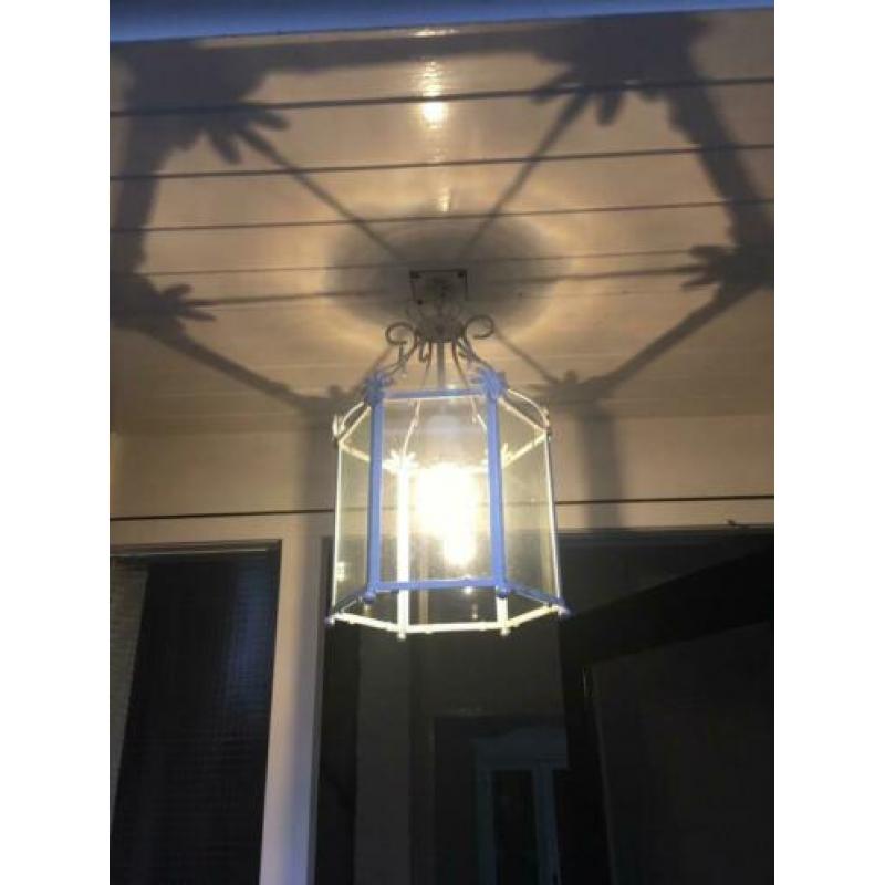 landelijke witte lamp, brokant, ijzer met bloemetjes