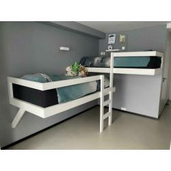 Hoek stapelbed / hoogslaper incl top matrassen en bedbodems
