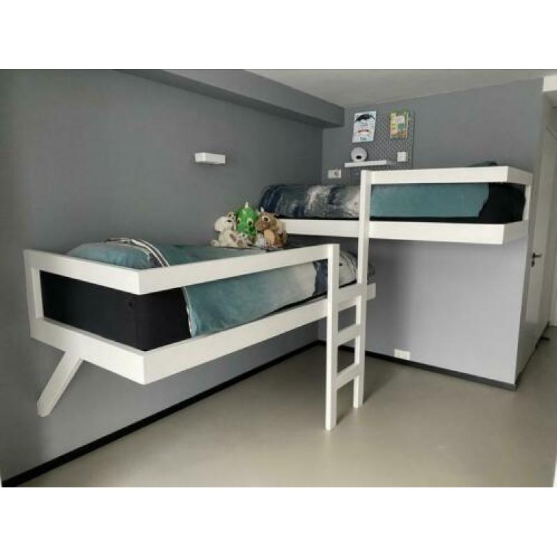 Hoek stapelbed / hoogslaper incl top matrassen en bedbodems