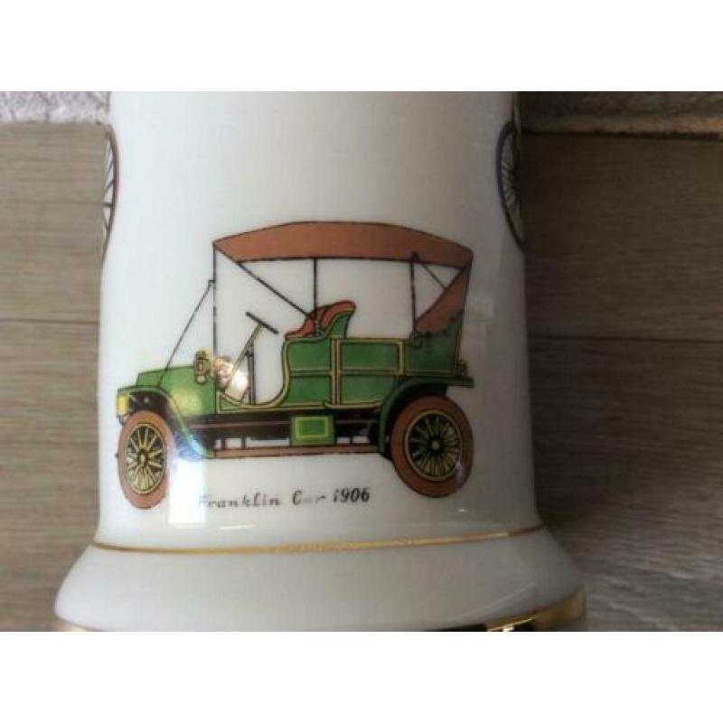 Apothekerspot met afbeeldingen van oude auto's