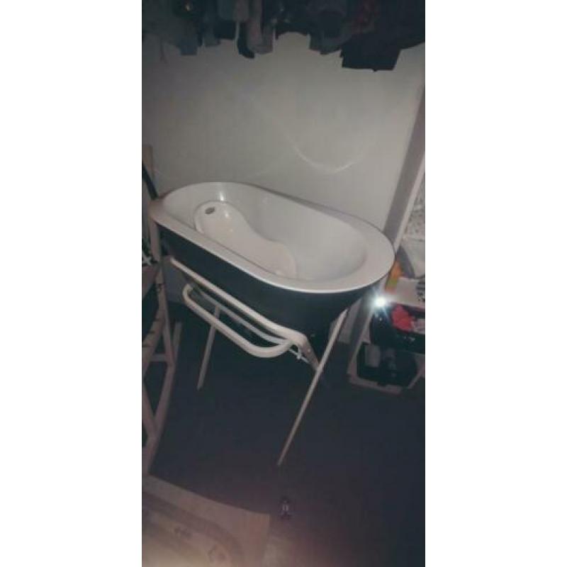 Babybadje hoppop dubbelwandig incl. Standaard, badzitje e.d.