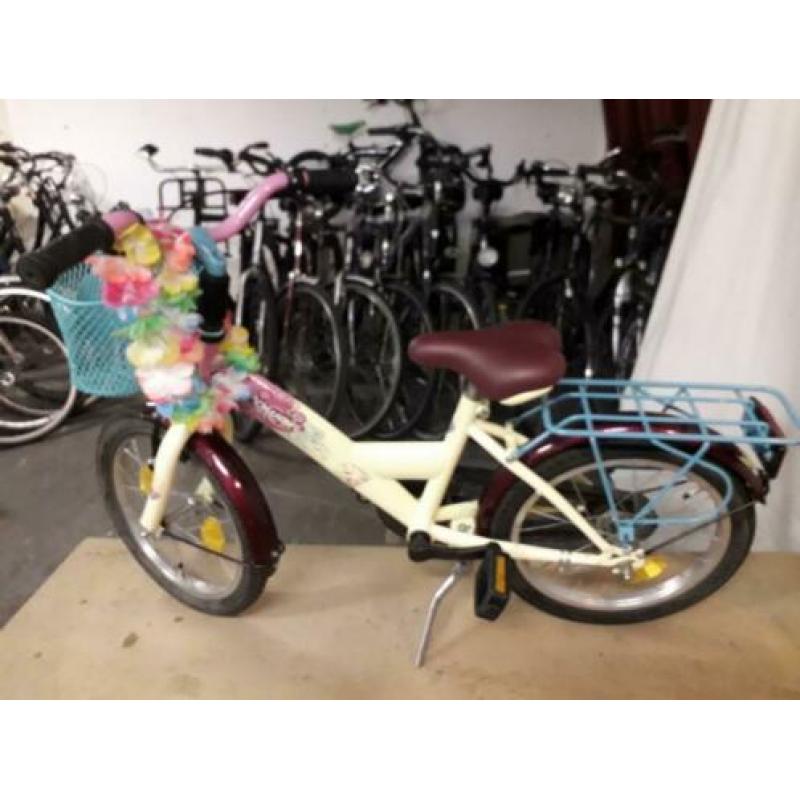 Te koop 1of 2 meisjesfietsen zelfde type 16inch framem 32